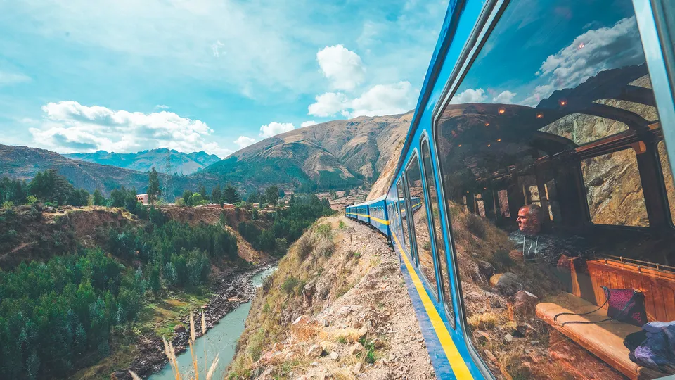 Treno in movimento PeruRail Titicaca