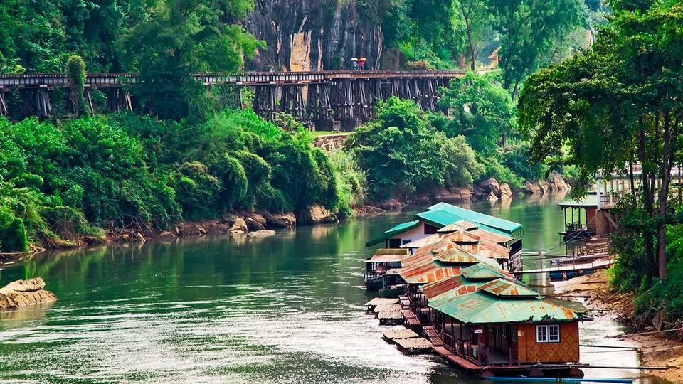 Giorno 4 MERCATO GALLEGGIANTE - FIUME KWAI - KANCHANABURI (192 km)
