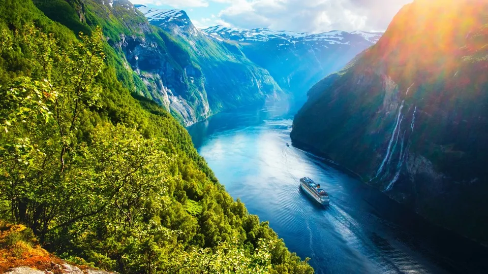 Fiordi norvegesi sunnylvsfjord