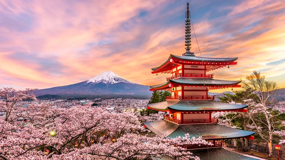 Pagoda Chureito e Monte Fuji in primavera