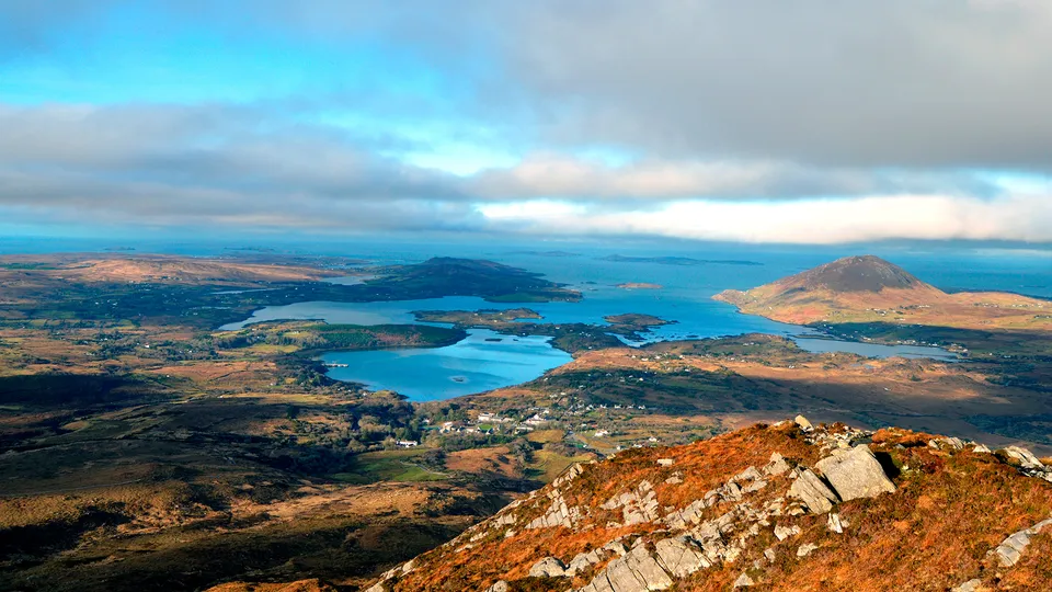 Vista panoramica dall'alto del Connemara