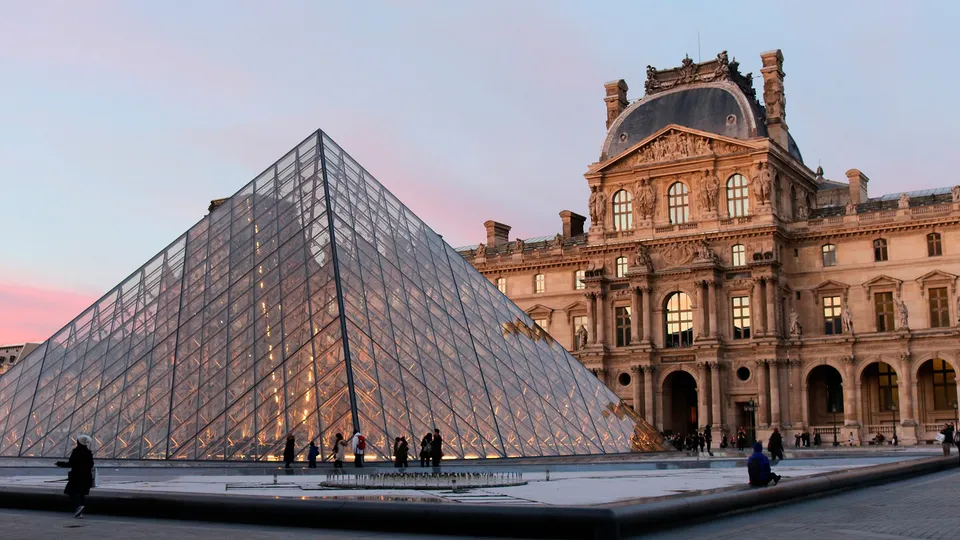 Museo del Louvre a Parigi