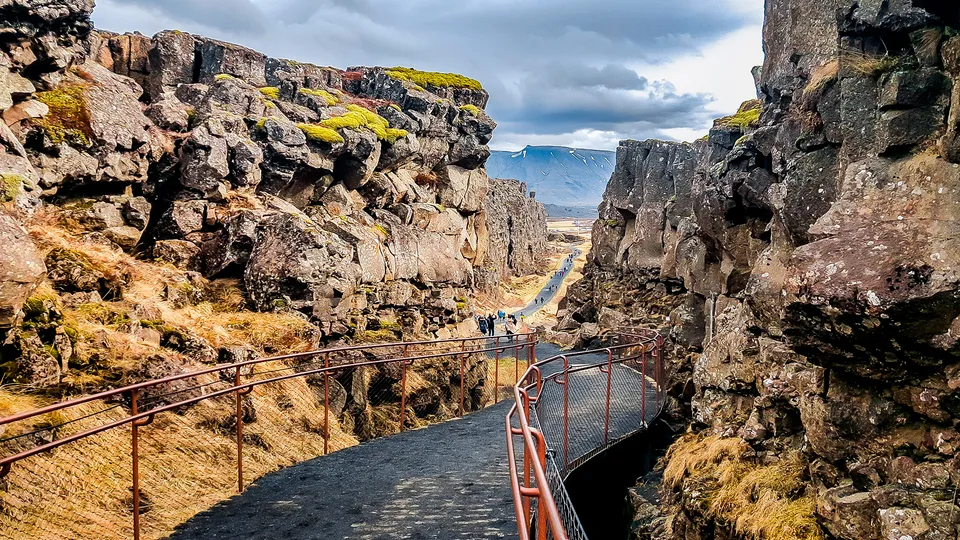 Strada nel Thingvellir National Park in Islanda