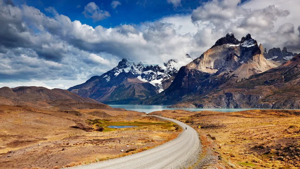 Strada sterrata nel Parco Nazionale di Torres del Paine