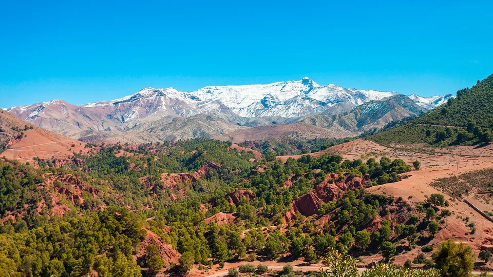 Cime innevate sull'Alto Atlante in Marocco
