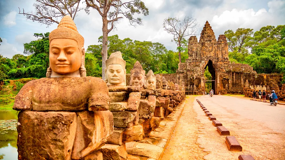Statue presso il Tempio Bayon ad Angkor Thom