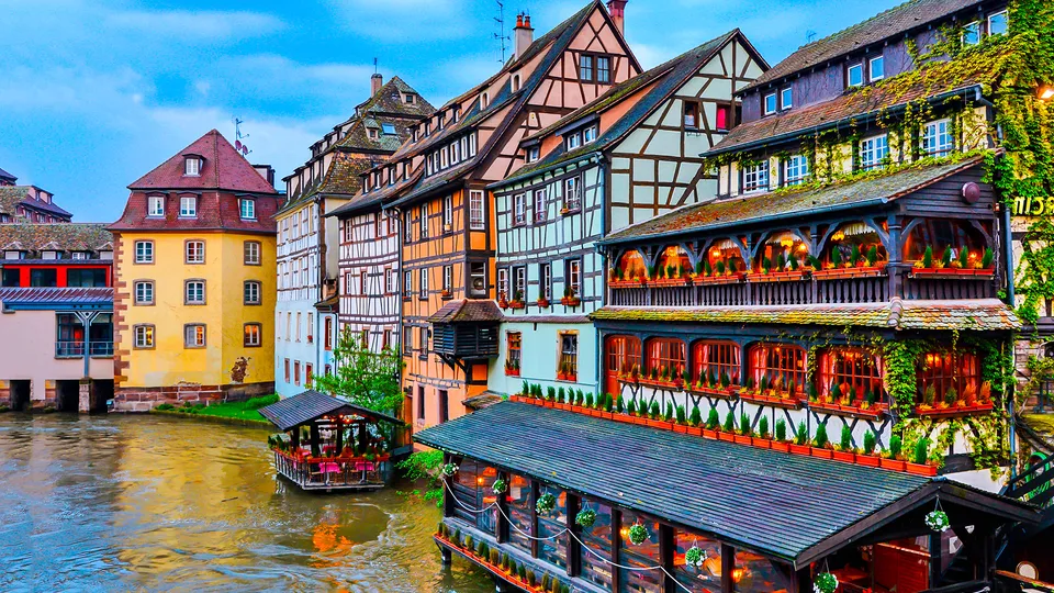 Casette colorate sul fiume nella "piccola Venezia" di Colmar