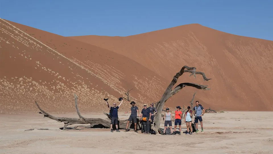 Diario di viaggio in Namibia: foto di gruppo a Deadvlei