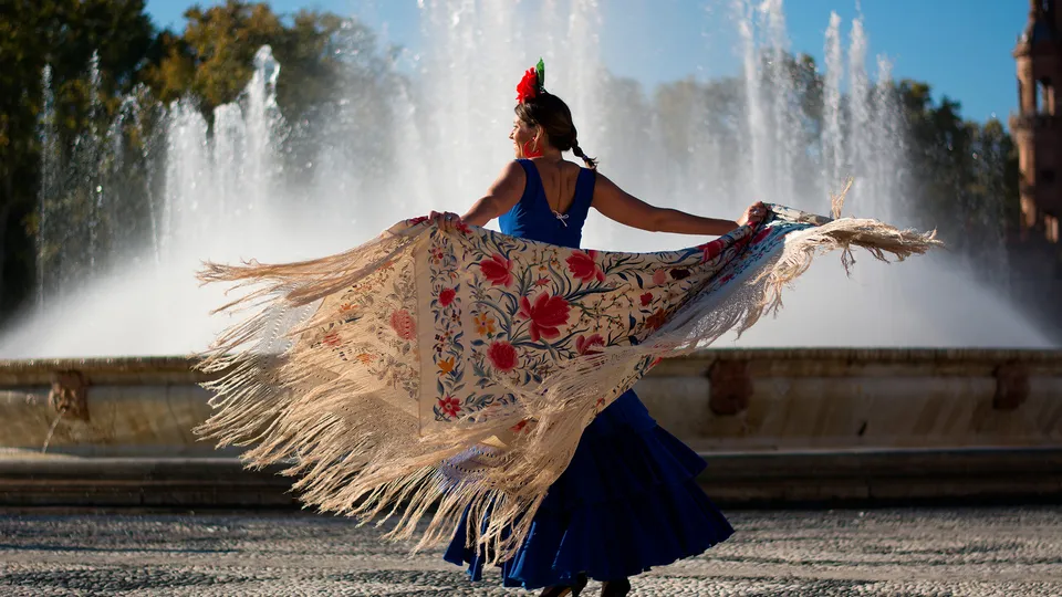 Ballerina di flamenco in costume tradizionale