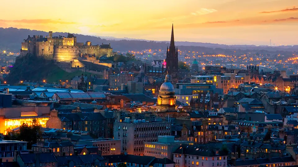 Tramonto ad Edimburgo