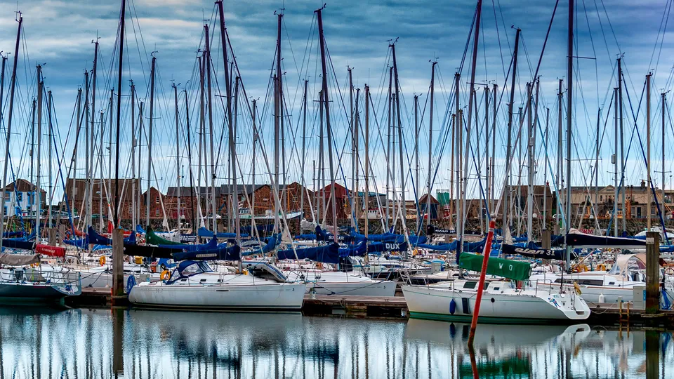 Porto di Howth con barche ormeggiate