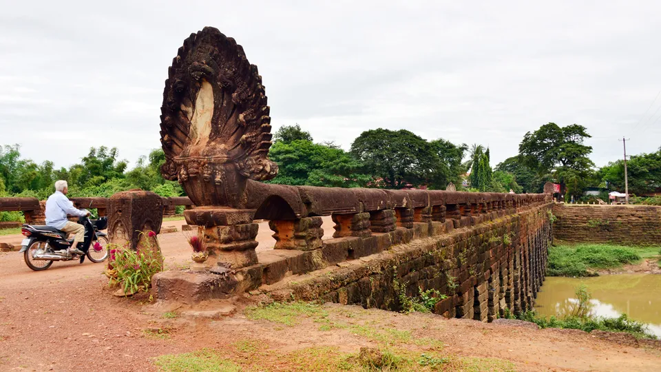 Ponte a Kompong Kdei in Cambogia