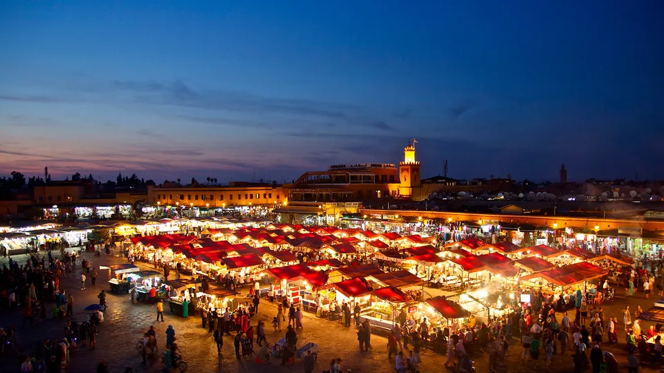 Marrakech di notte illuminata