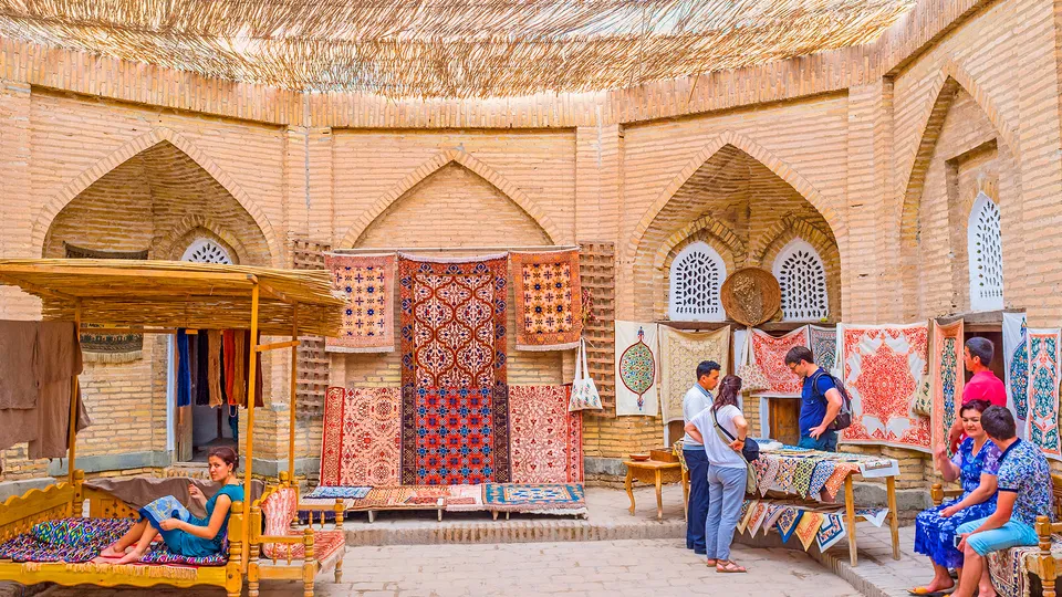 Tipici mercati uzbeki