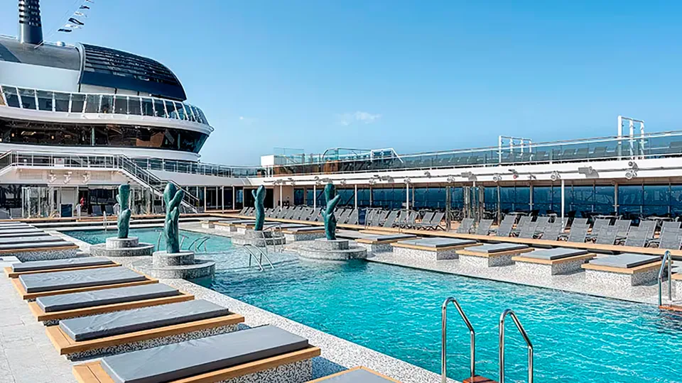 Piscina esterna MSC Euribia