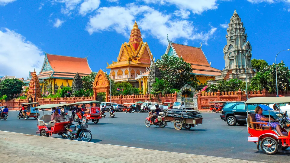 Risciò per le strade di Phnom Penh