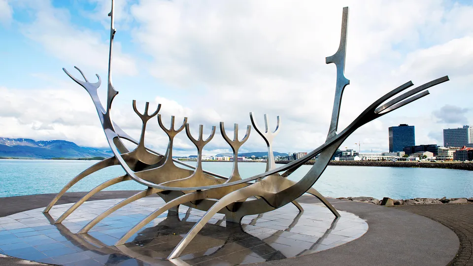Scultura in acciaio Inox "Sun Voyager" a Reykjavik