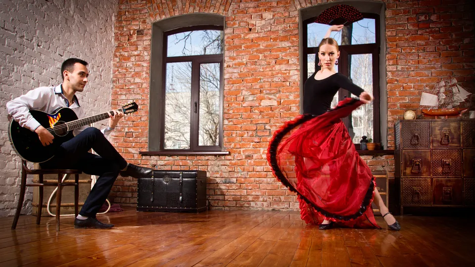 Ballerina di flamenco e chitarrista