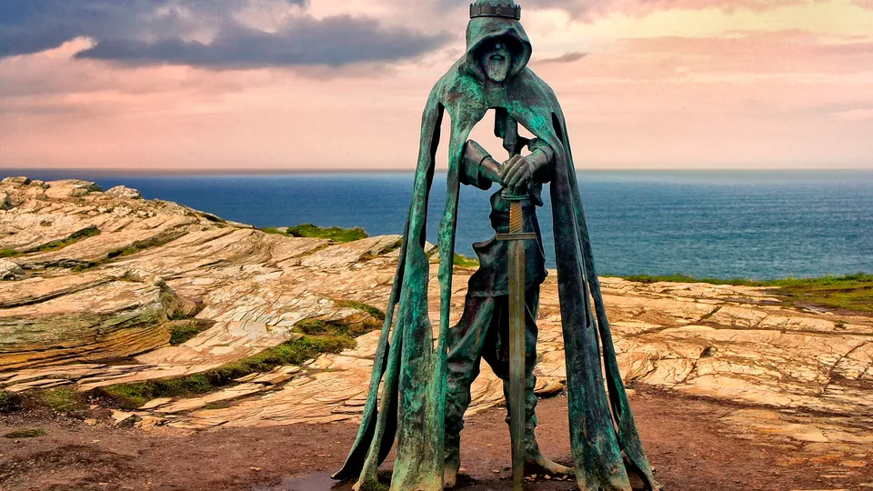 Statua di Re Artù a Tintagel