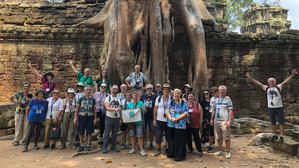 Gruppo di persone in viaggio organizzato in Vietnam e Cambogia