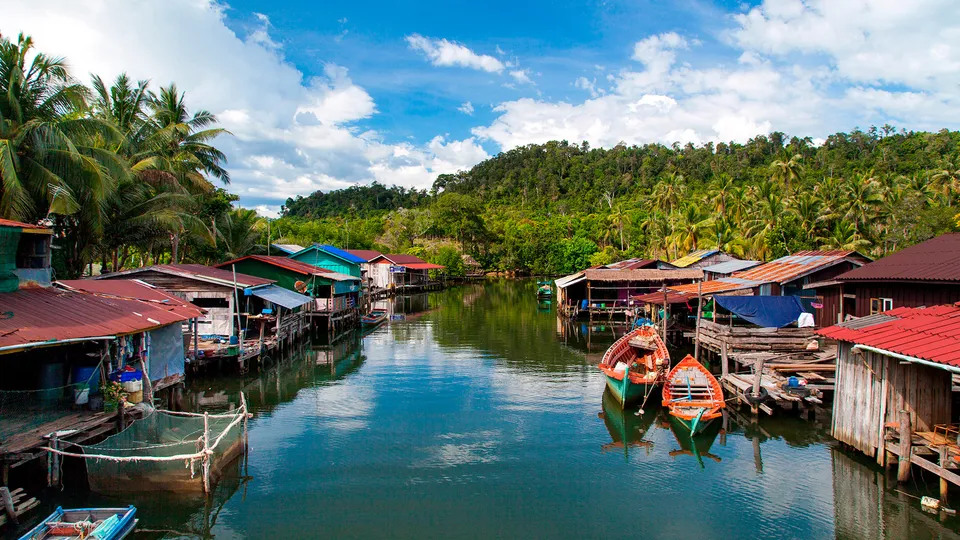 Case galleggianti sul Lago Tonle Sap in Cambogia
