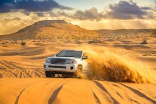 Safari nel deserto con i fuoristrada 4x4