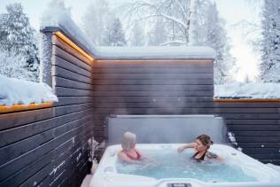 Sauna con idromassaggio esterno (a pagamento)