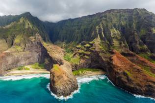 le selvagge coste di Na Pali Coast alle isole hawaii