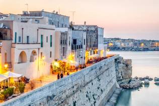 Otranto tramonto sul mare