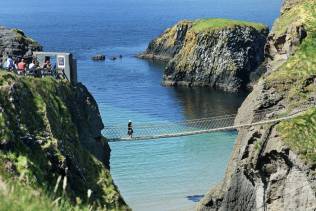 Carrick a Rede Rope Bridge