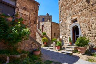 vicolo-civita-di-bagnoregio