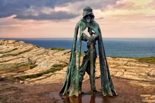 tintagel-statua-re-artu