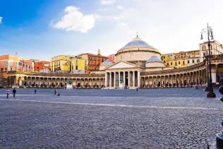 piazza plebiscito napoli