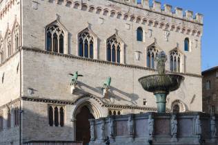 palazzo-dei-priori-perugia-umbria