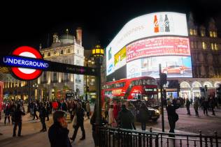 viaggio organizzato a Piccadilly Circus