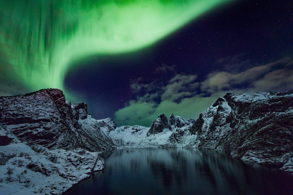 Aurora boreale nei fiordi norvegesi